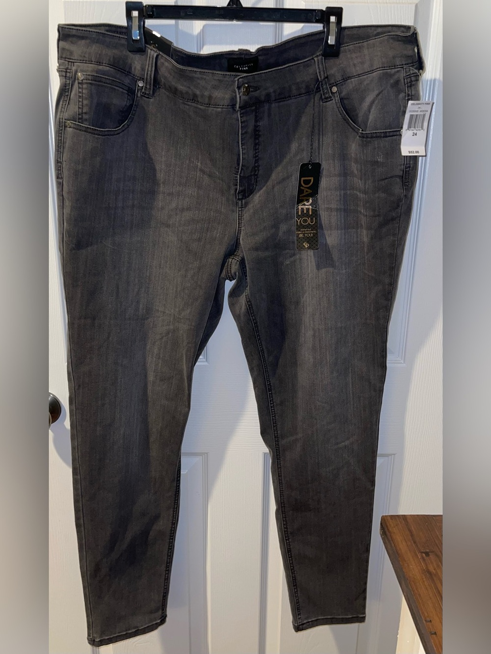 Celebrity Pink Women’s 24 gray Jegging Jeans NWT